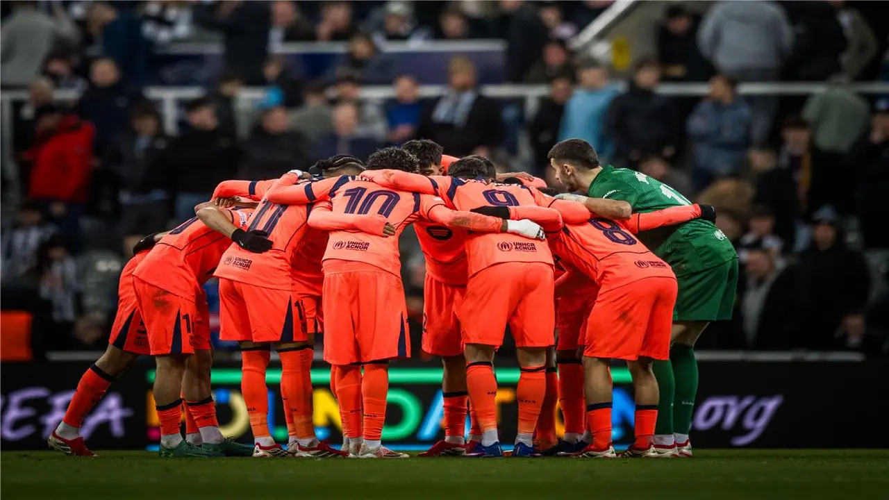 ليفاندوفسكي يقود تشكيل برشلونة الأساسي في مواجهة إشبيلية بالدوري الإسباني لكرة القدم